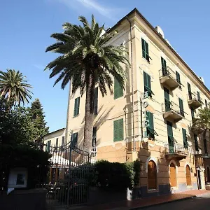 https://hotel-nazionale.hotelitalianriviera.com